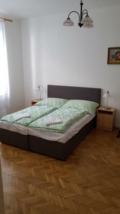 Apartmany Racianska Μπρατισλάβα Δωμάτιο φωτογραφία